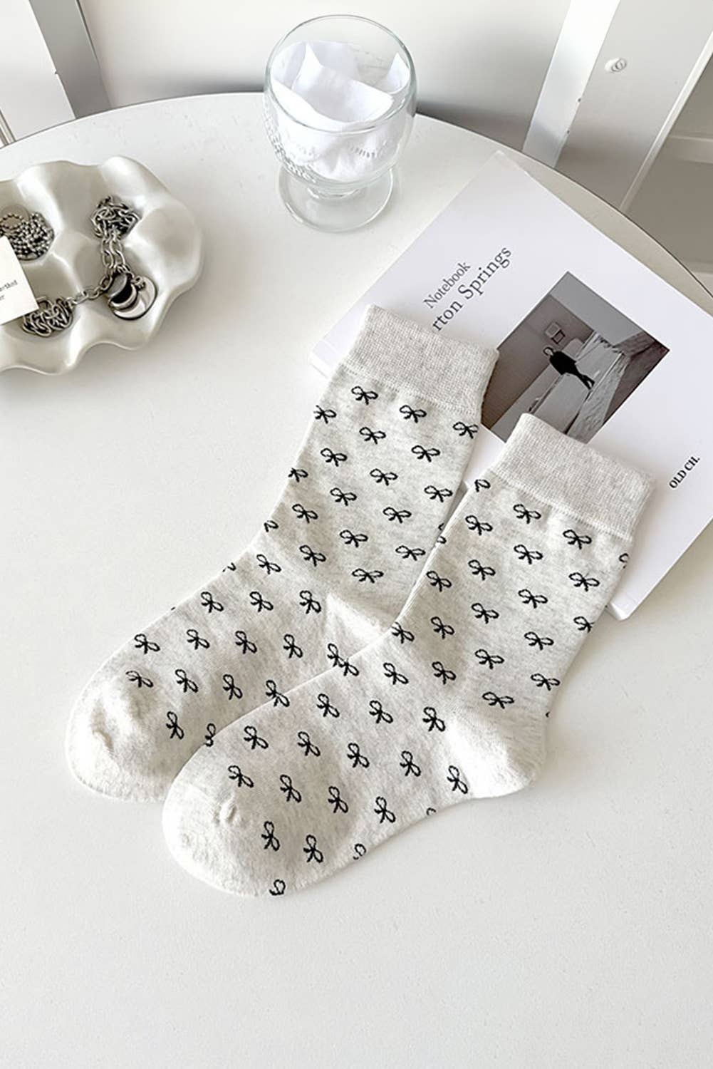 Bow Knots Ribbed Edge Crew Socks: White