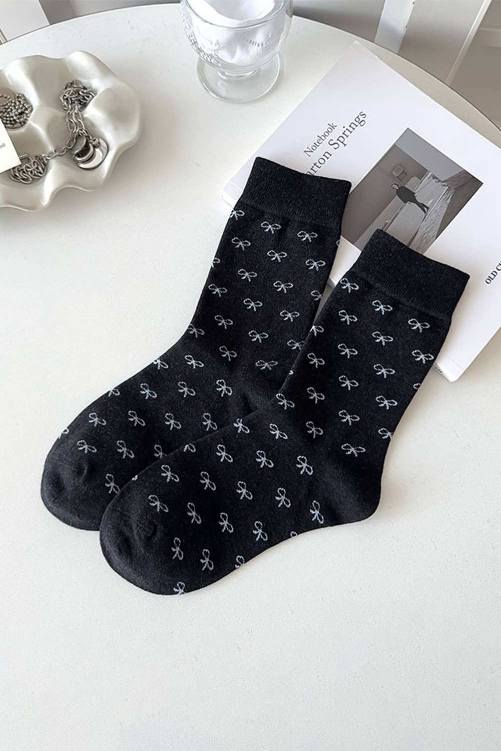 Bow Knots Ribbed Edge Crew Socks: Black